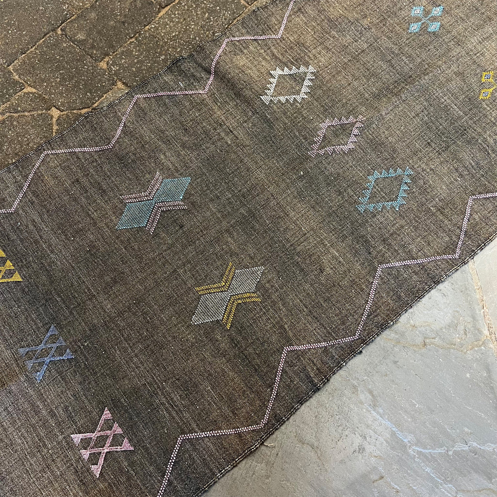 Bister Cacti Silk Runner 73cm x 276cm